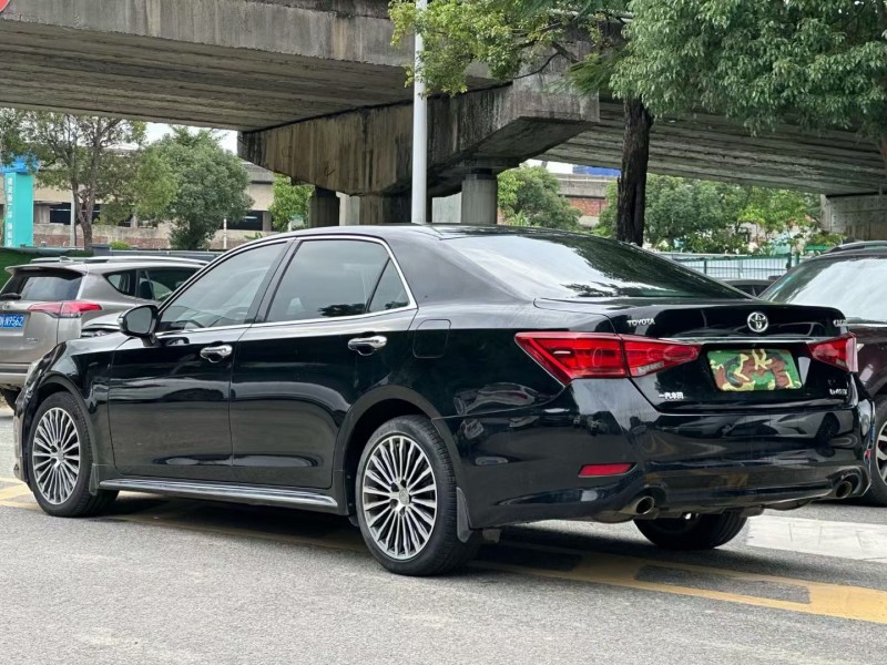 东莞18年丰田皇冠5