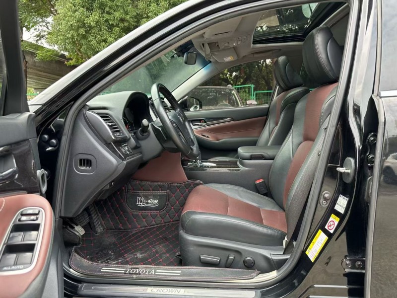 东莞18年丰田皇冠6