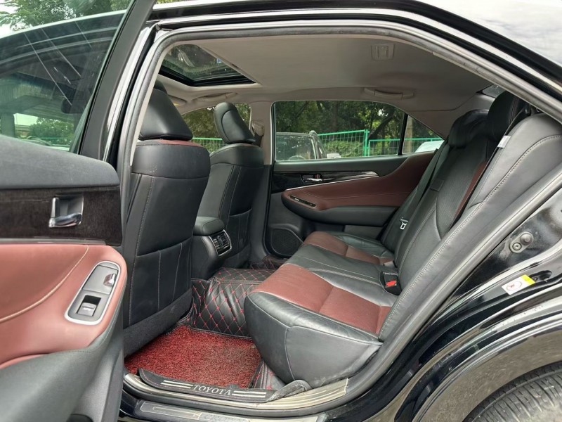 东莞18年丰田皇冠7