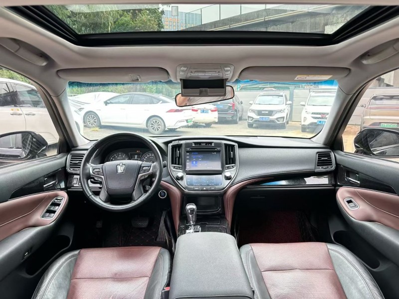 东莞18年丰田皇冠8