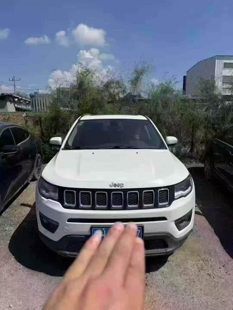 菏泽17年Jeep指南者1