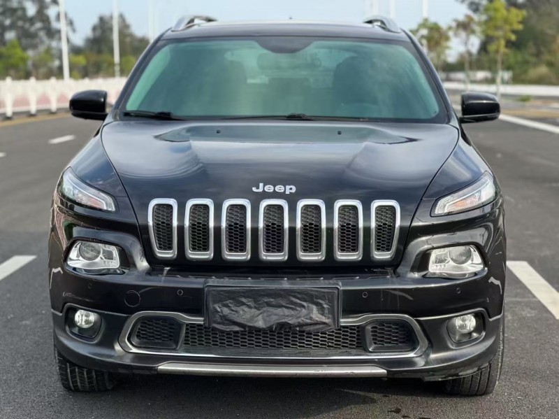 汕头17年Jeep自由光1