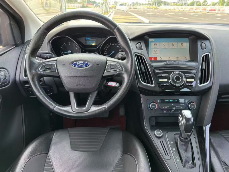 汕头16年福特福克斯4