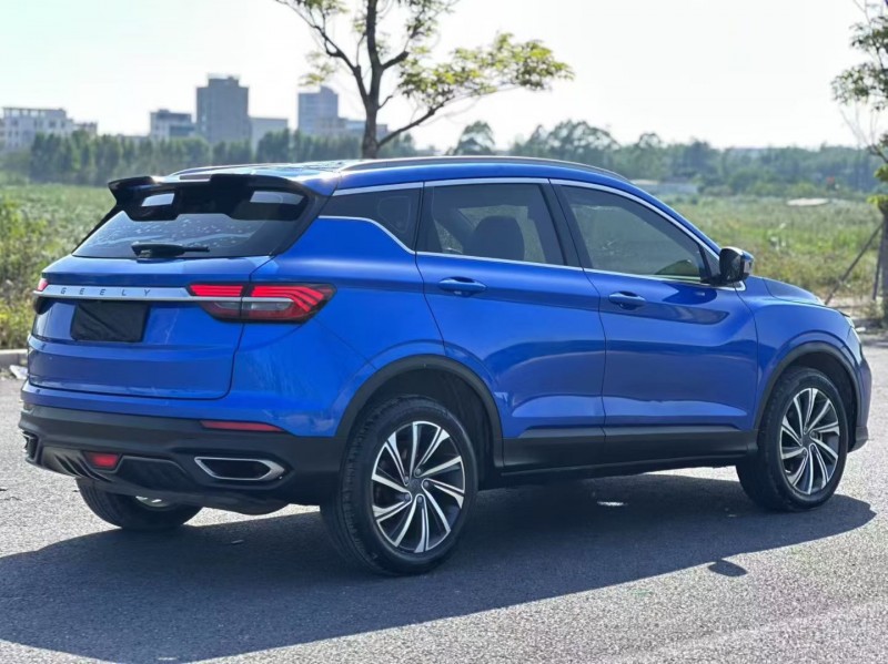 汕头19年吉利缤越8