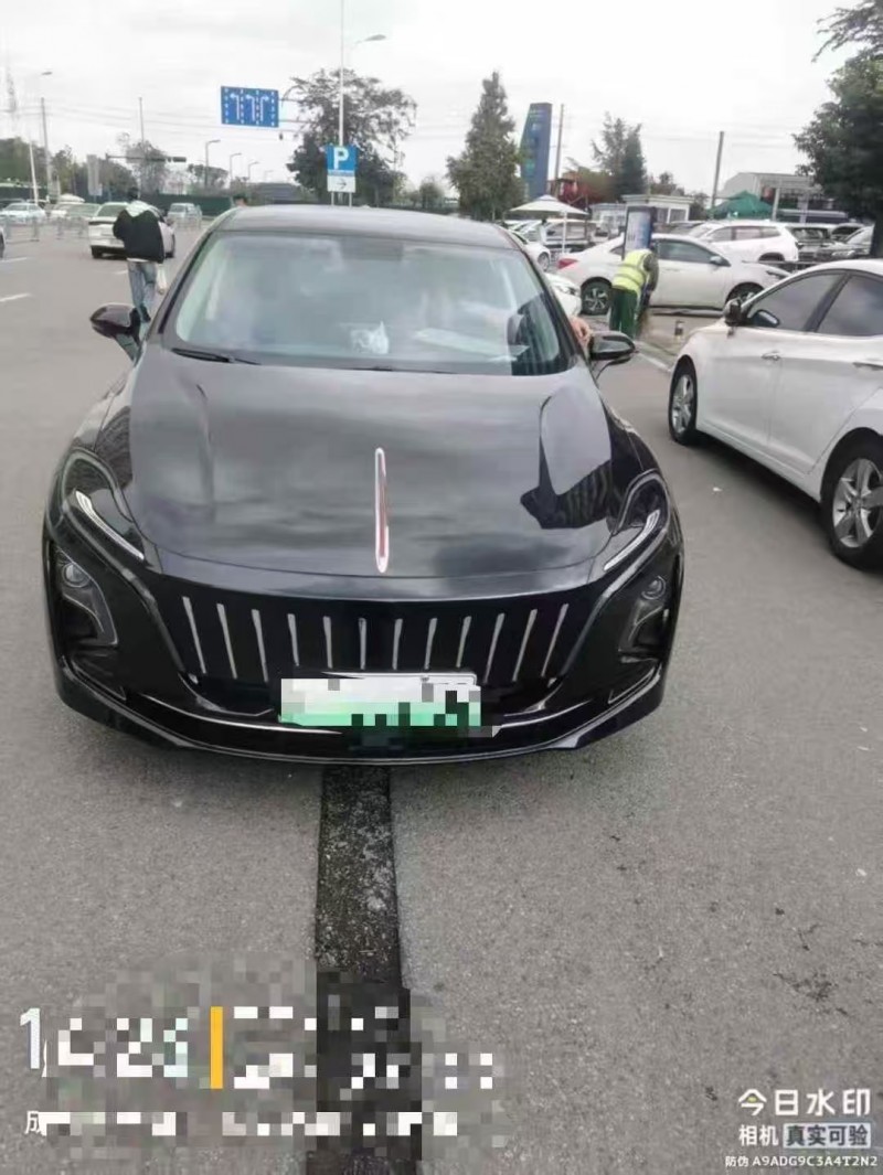 成都25年红旗E-QM51