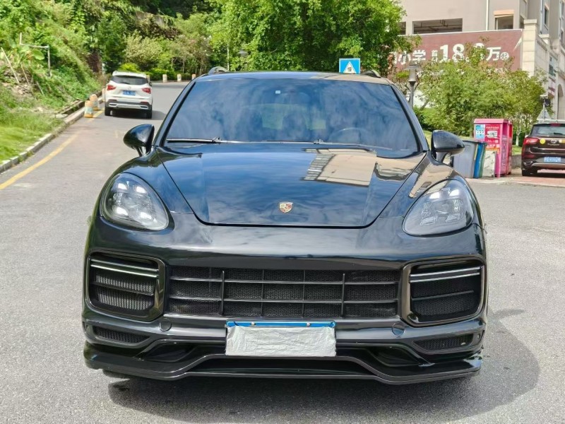 三明11年保时捷卡宴1