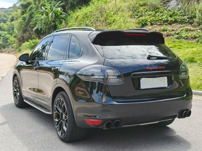 三明11年保时捷卡宴7