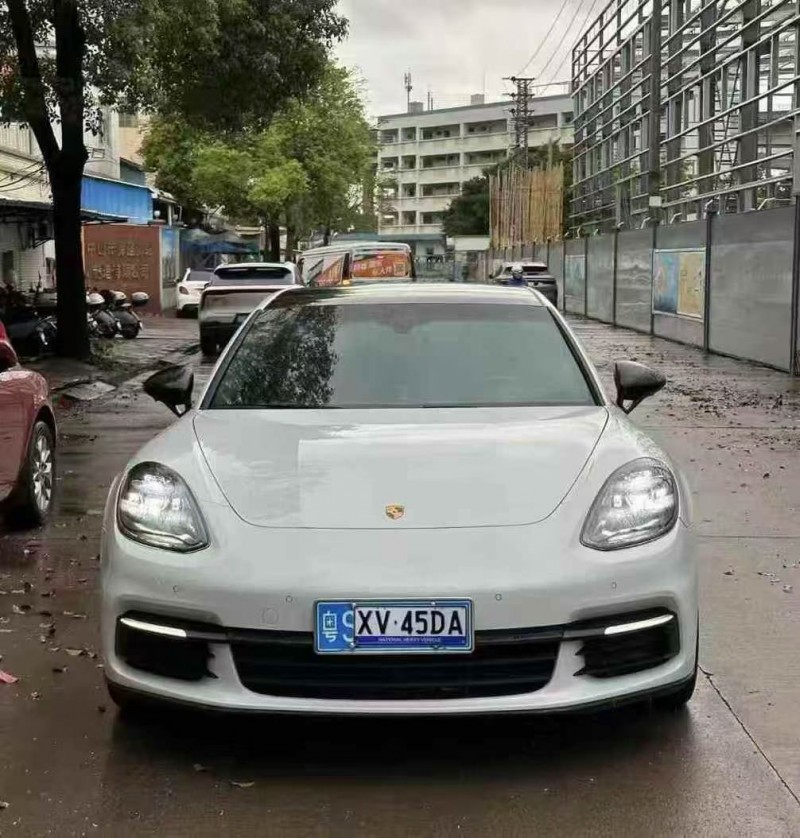 中山19年保时捷帕拉梅拉1