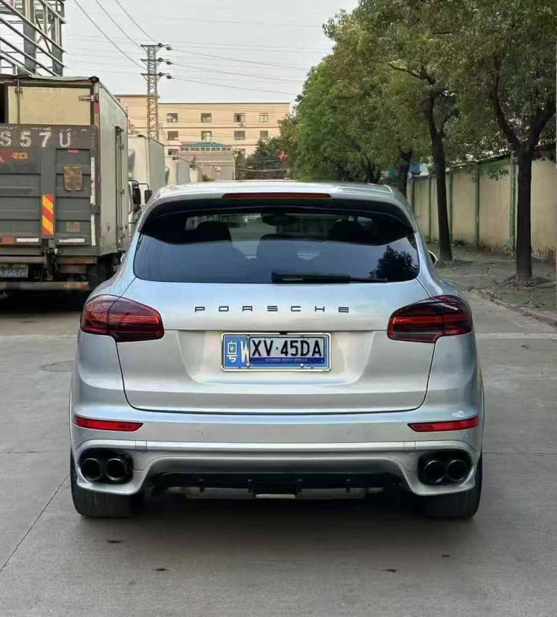 中山18年保时捷卡宴6