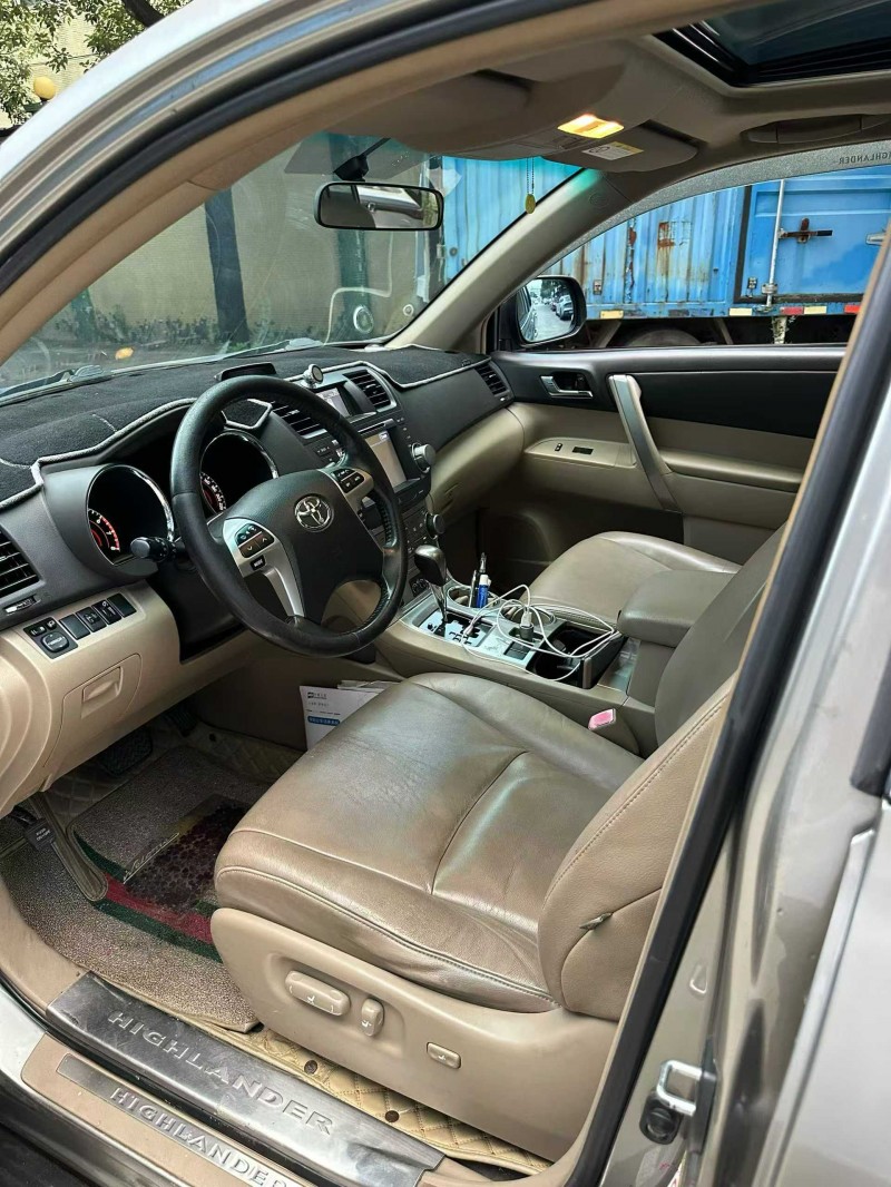 中山13年丰田汉兰达4