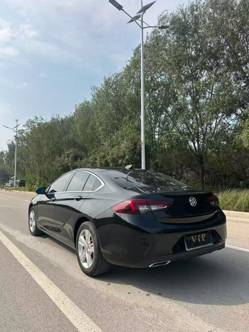 东营19年别克君威9