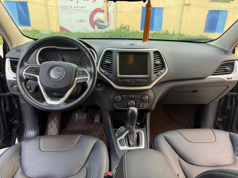 徐州17年Jeep自由光6