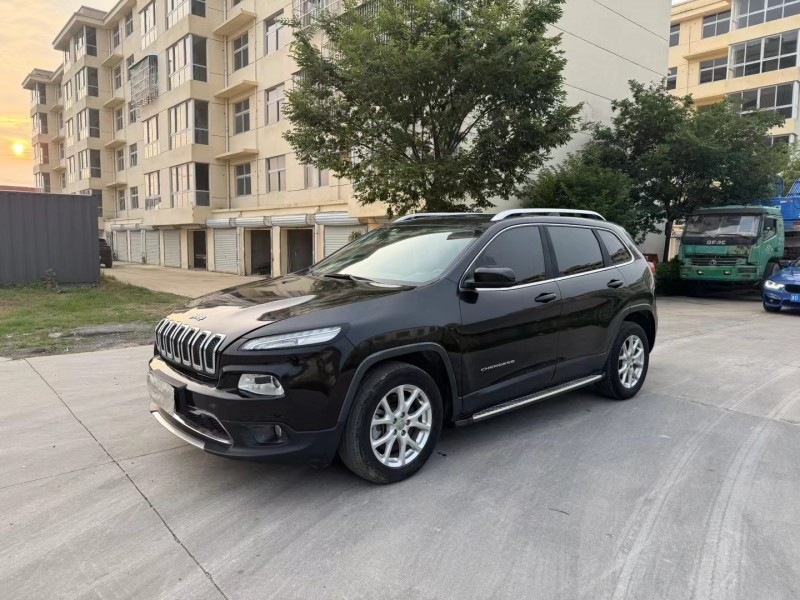 徐州17年Jeep自由光7