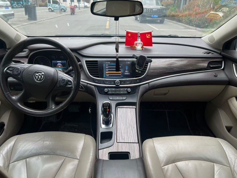 徐州17年别克君越5