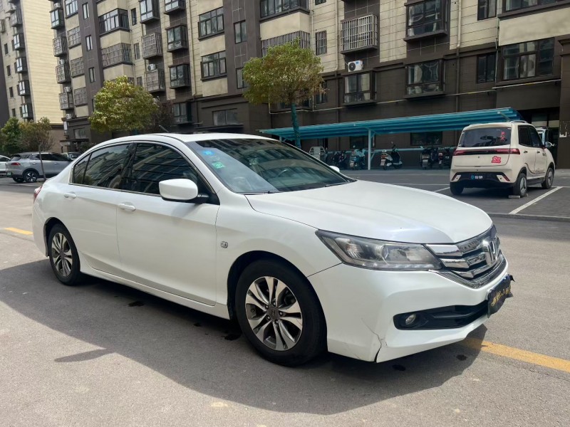 徐州14年本田雅阁3