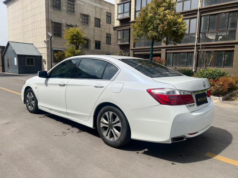 徐州14年本田雅阁7