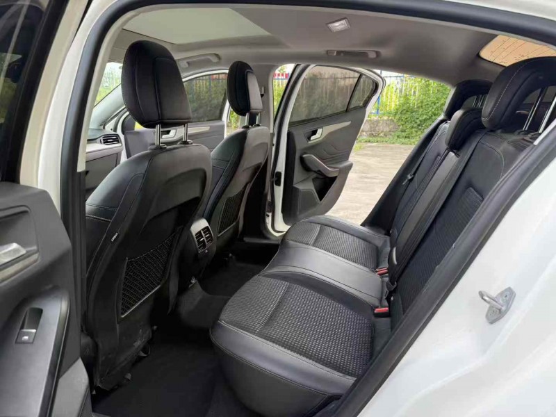 徐州20年福特福克斯7