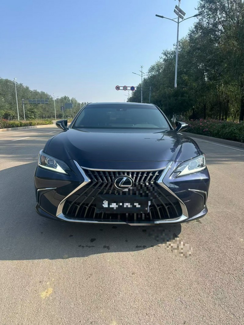 济宁23年雷克萨斯ES1