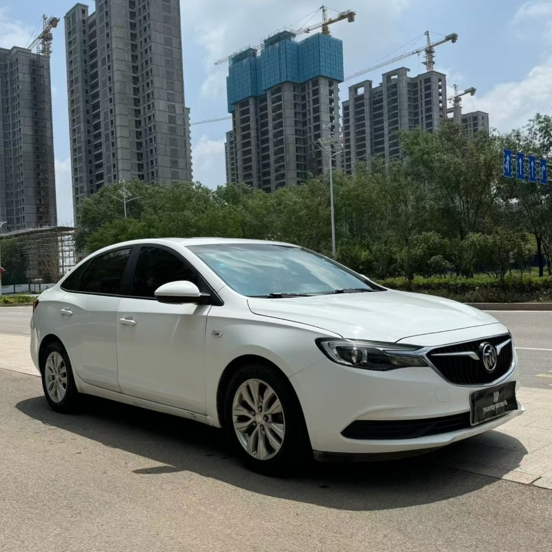 泰安18年别克英朗2