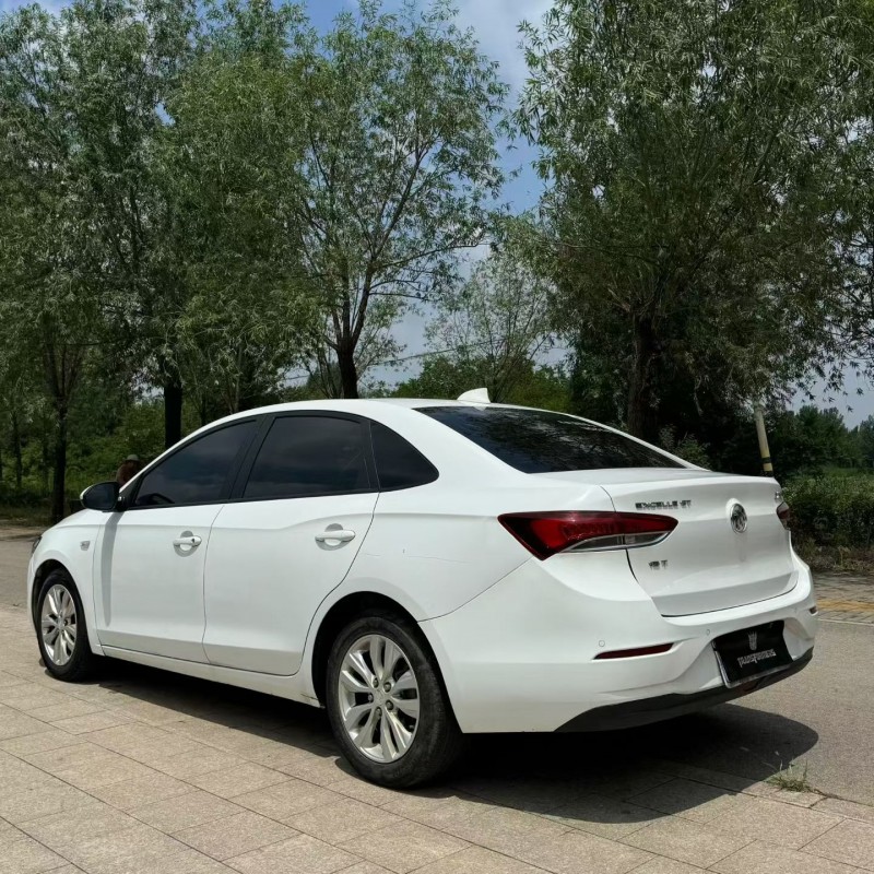 泰安18年别克英朗7