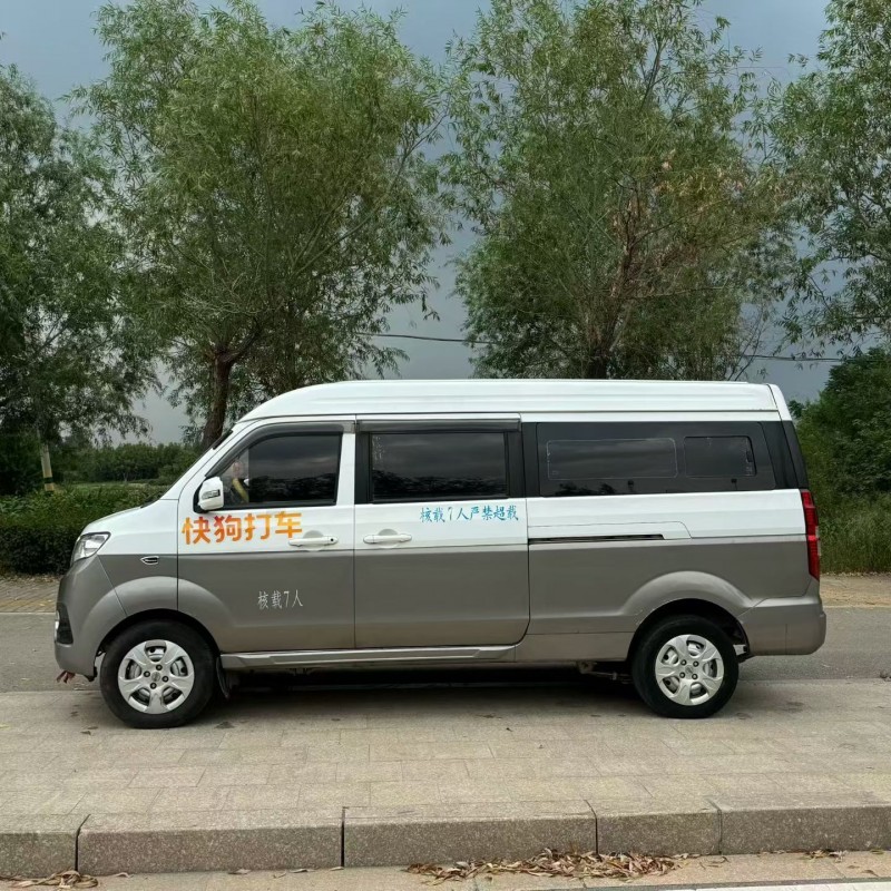 济宁19年华晨海狮8