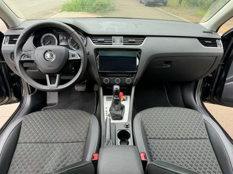 济宁20年斯柯达明锐6