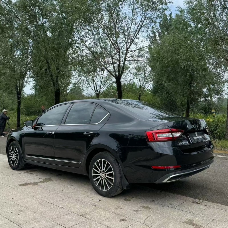 济宁20年斯柯达明锐7