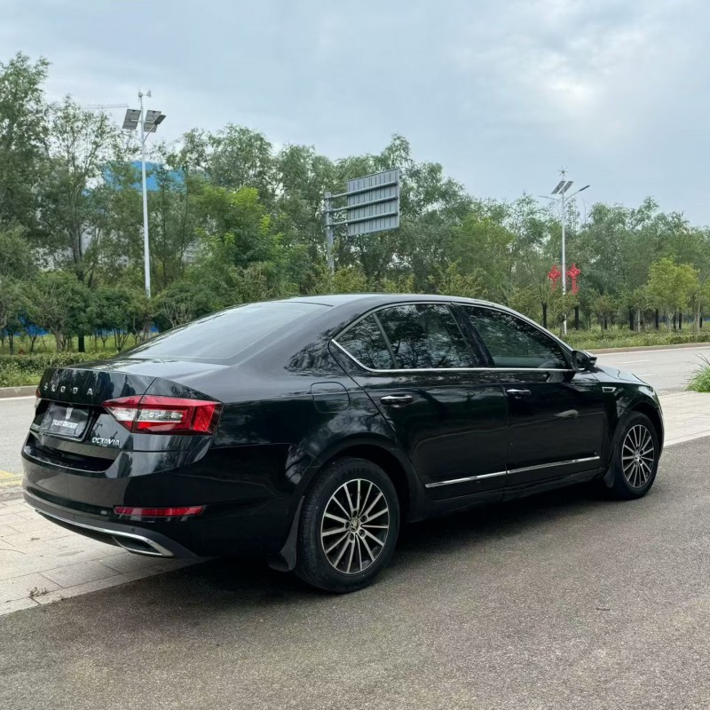 济宁20年斯柯达明锐8