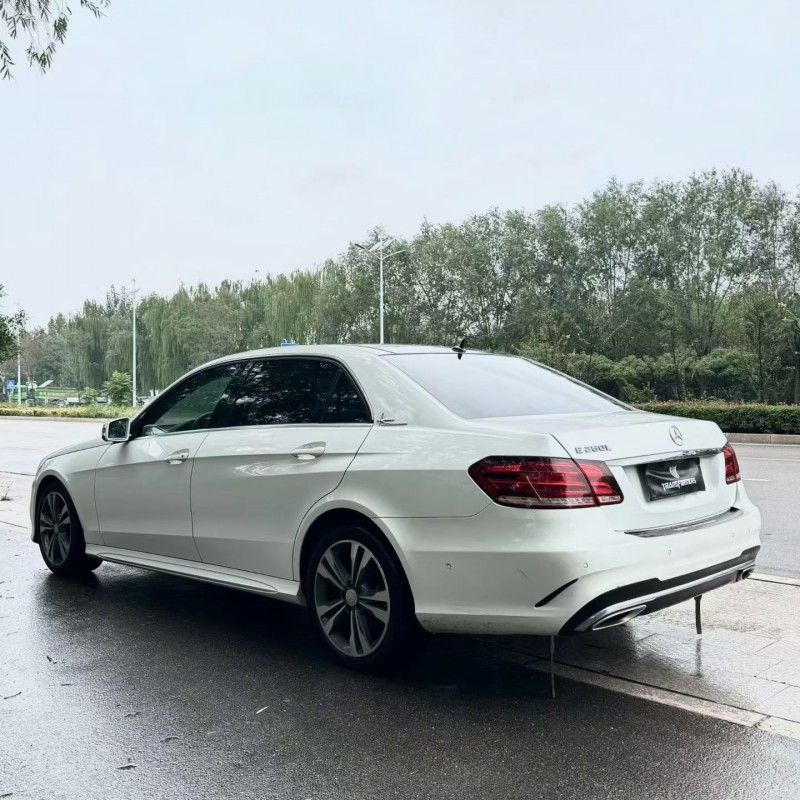 济宁16年奔驰E8