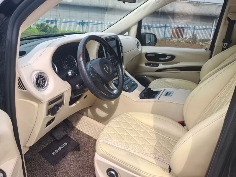 襄阳19年奔驰METRIS5