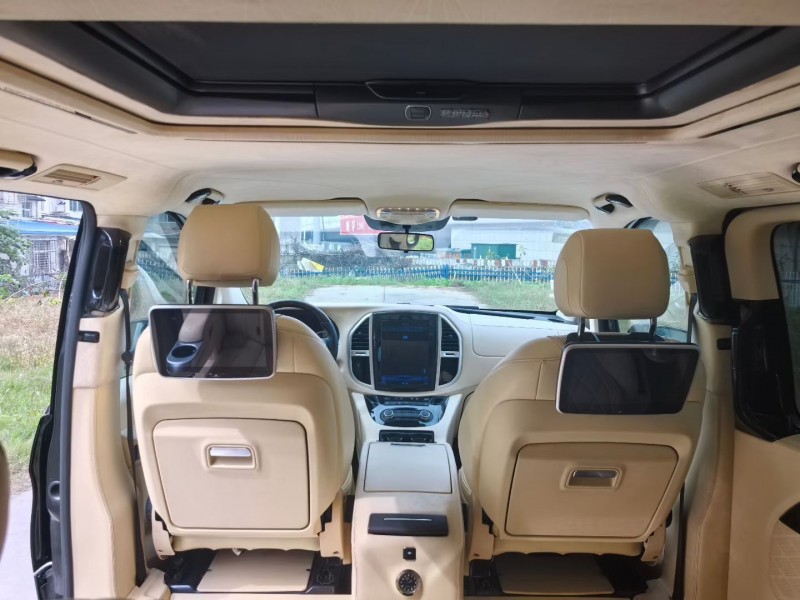 襄阳19年奔驰METRIS7