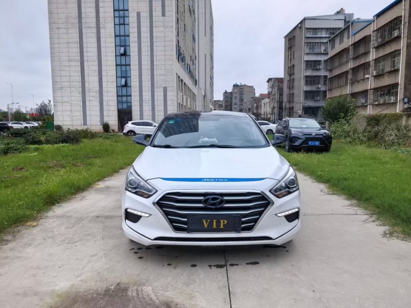 襄阳18年现代名图1