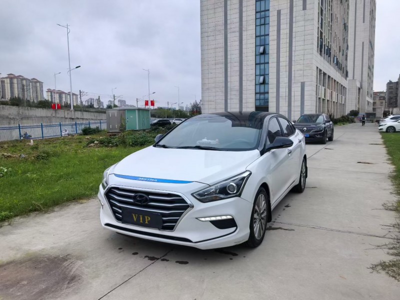 襄阳18年现代名图3