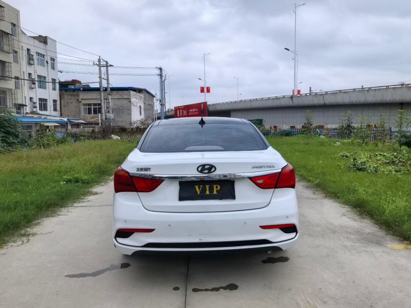 襄阳18年现代名图9