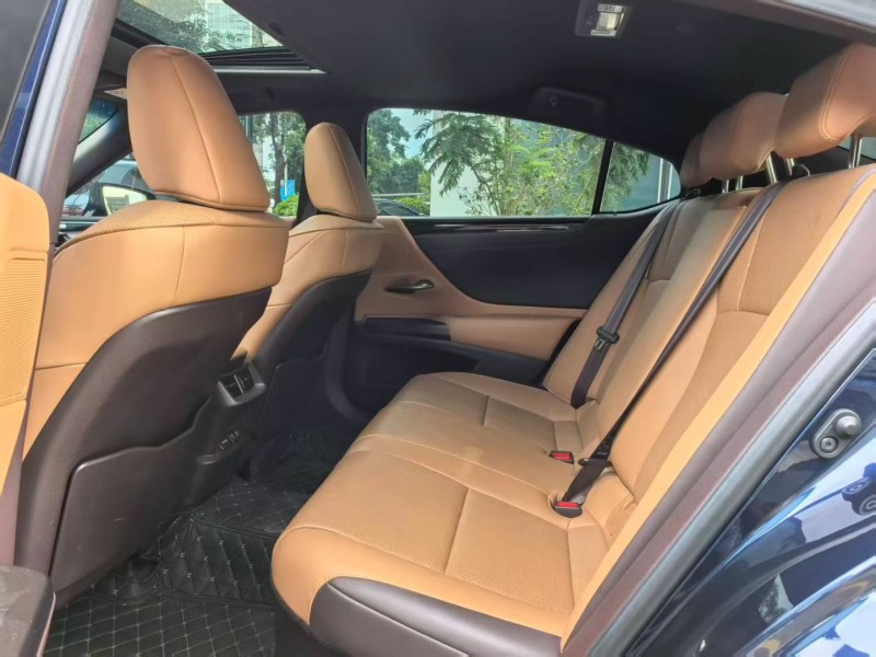 深圳21年雷克萨斯ES5