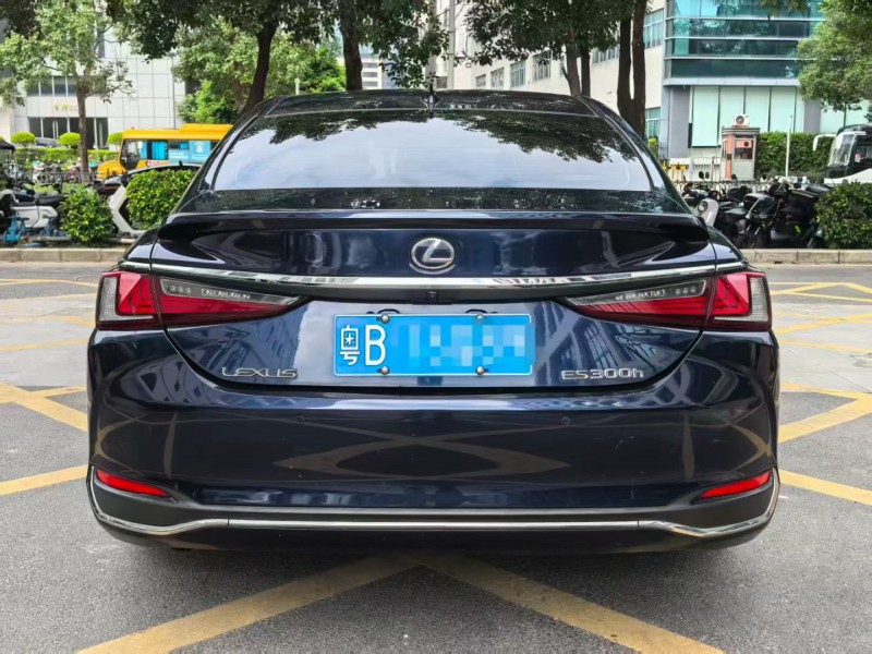 深圳21年雷克萨斯ES8