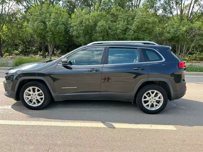 烟台16年Jeep自由光7
