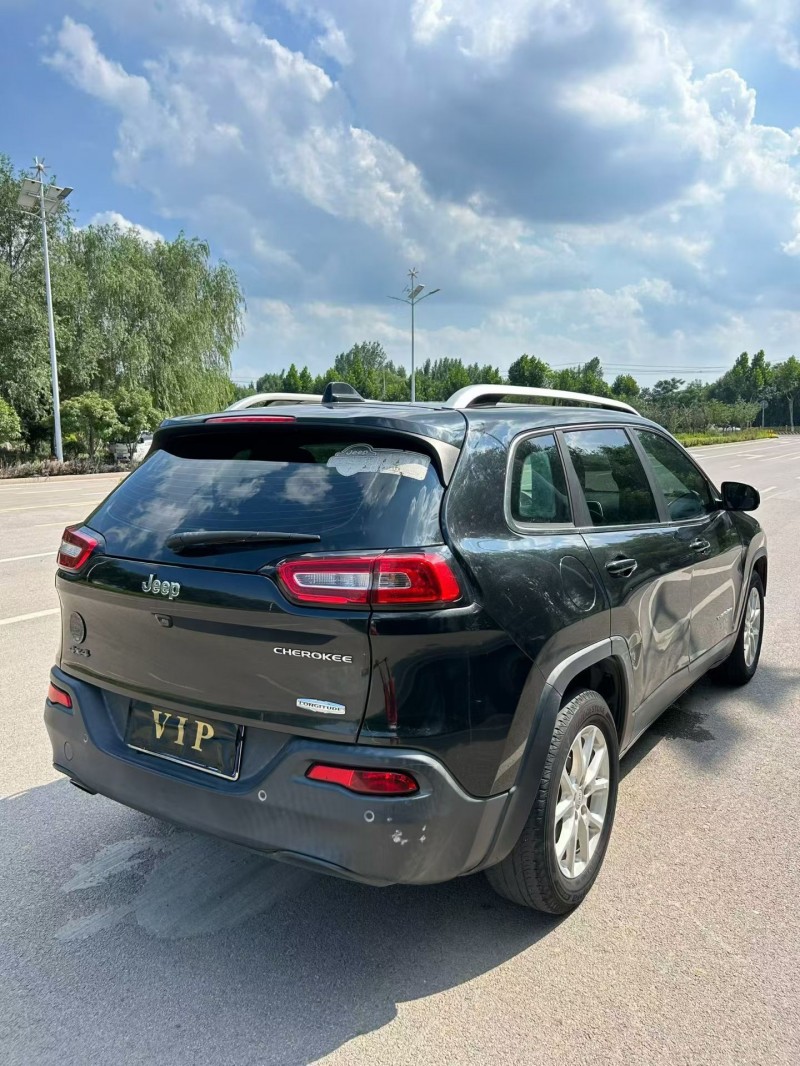 烟台16年Jeep自由光8