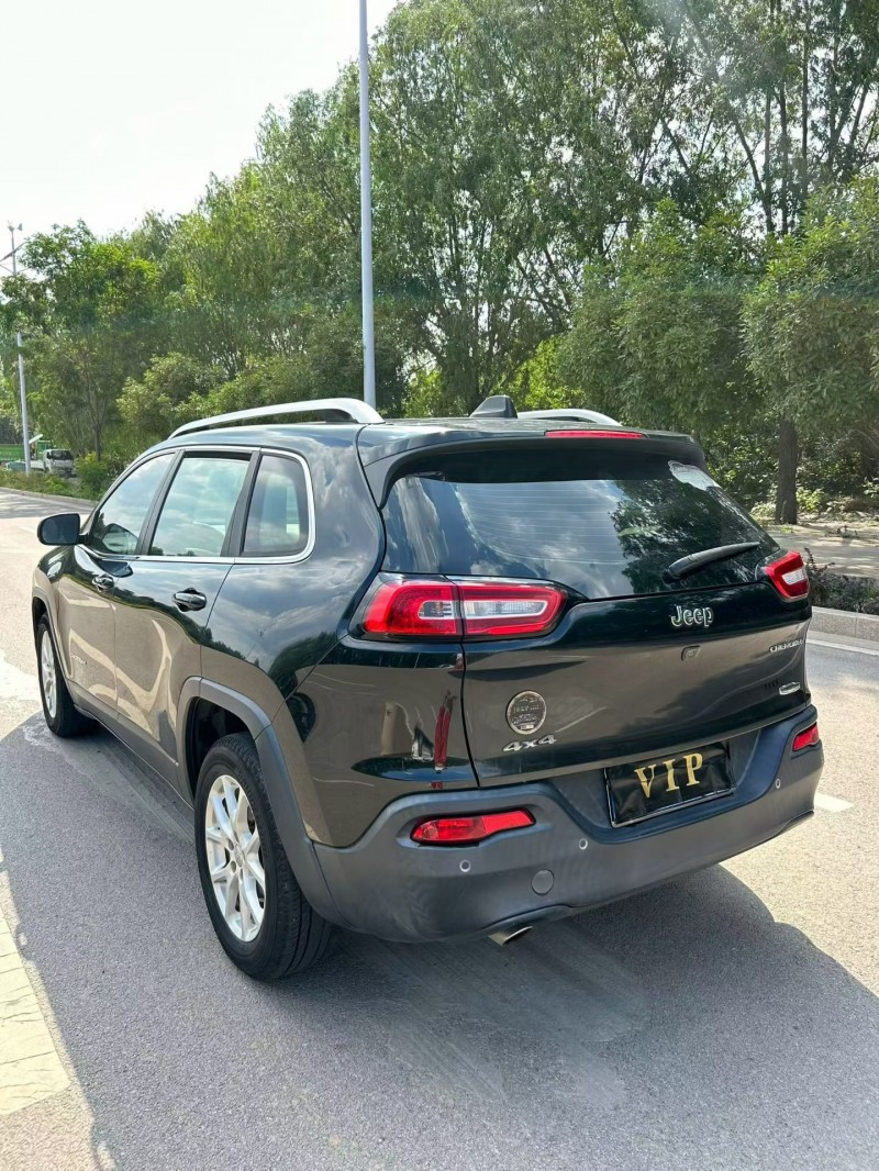 烟台16年Jeep自由光9