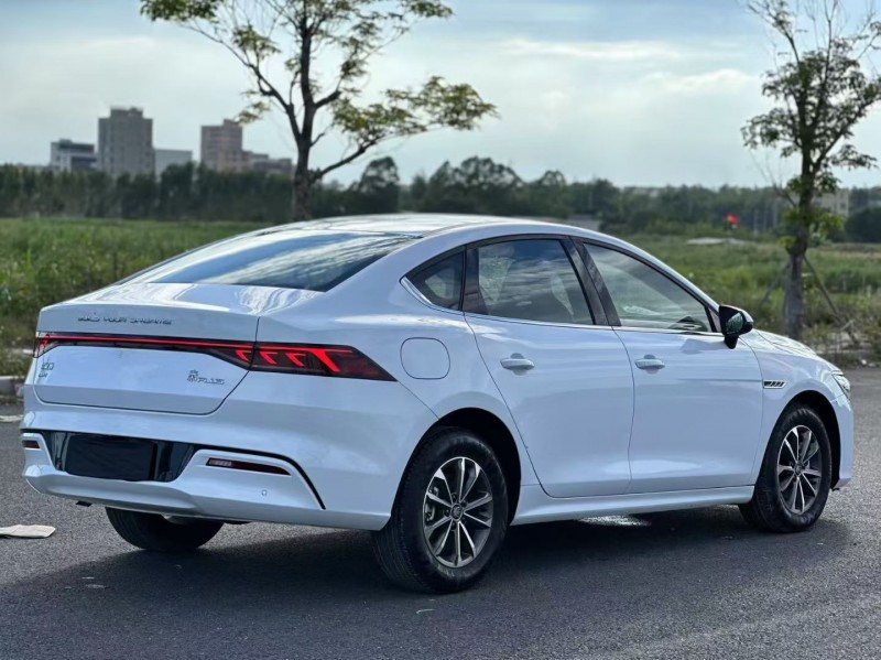 汕头24年比亚迪秦8