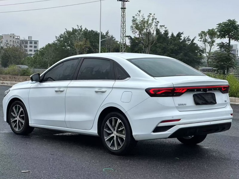 汕头23年吉利帝豪7