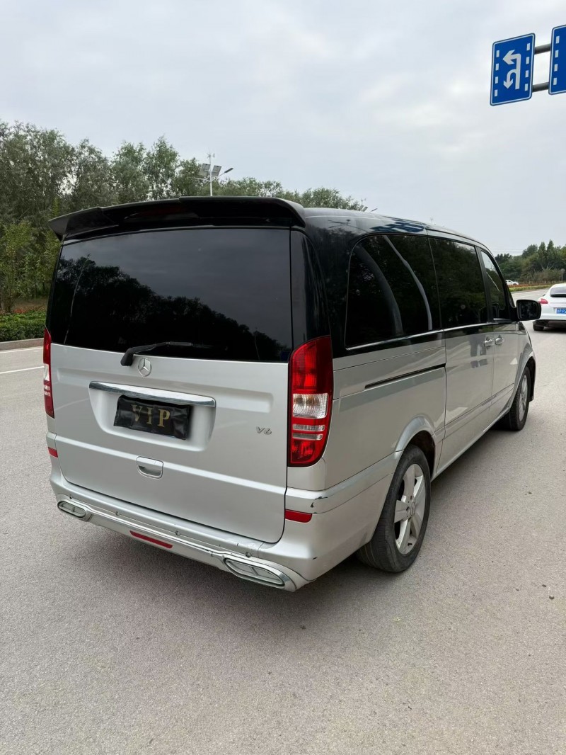 济宁15年奔驰唯雅诺8