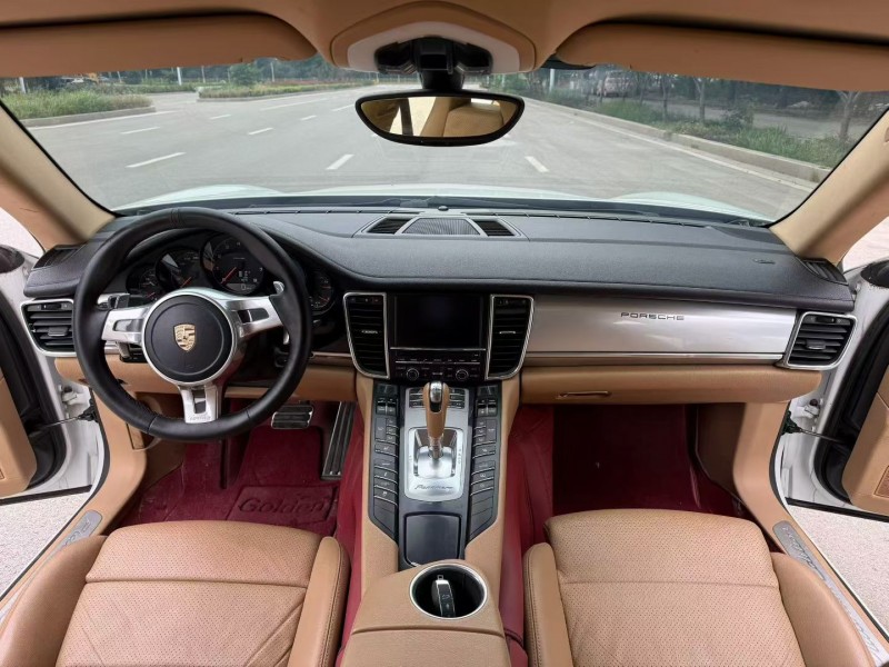 淄博12年保时捷帕拉梅拉6