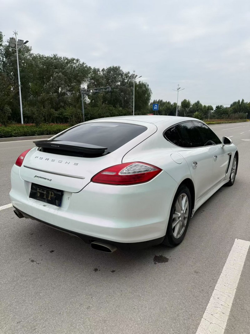 淄博12年保时捷帕拉梅拉9