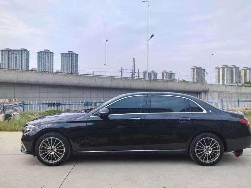 襄阳23年奔驰E8