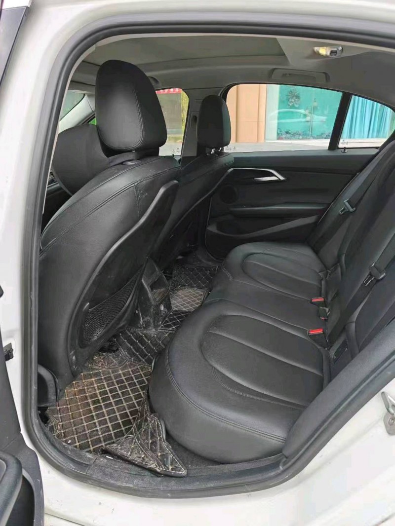 徐州18年宝马1系6