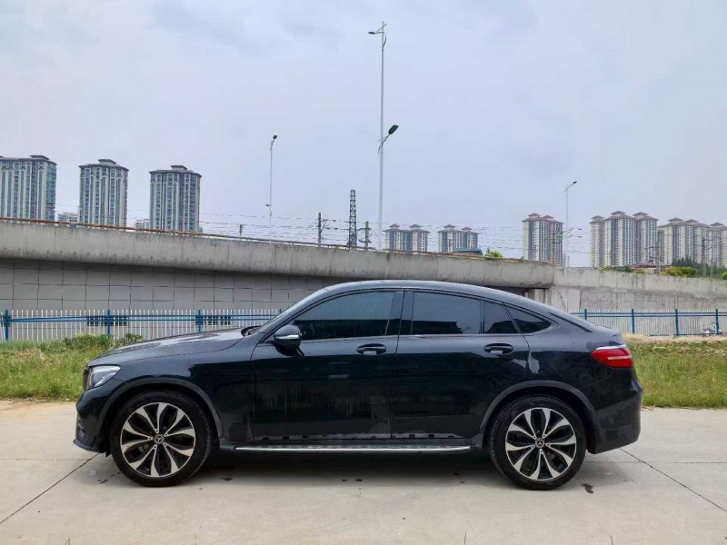 襄阳19年奔驰GLC8