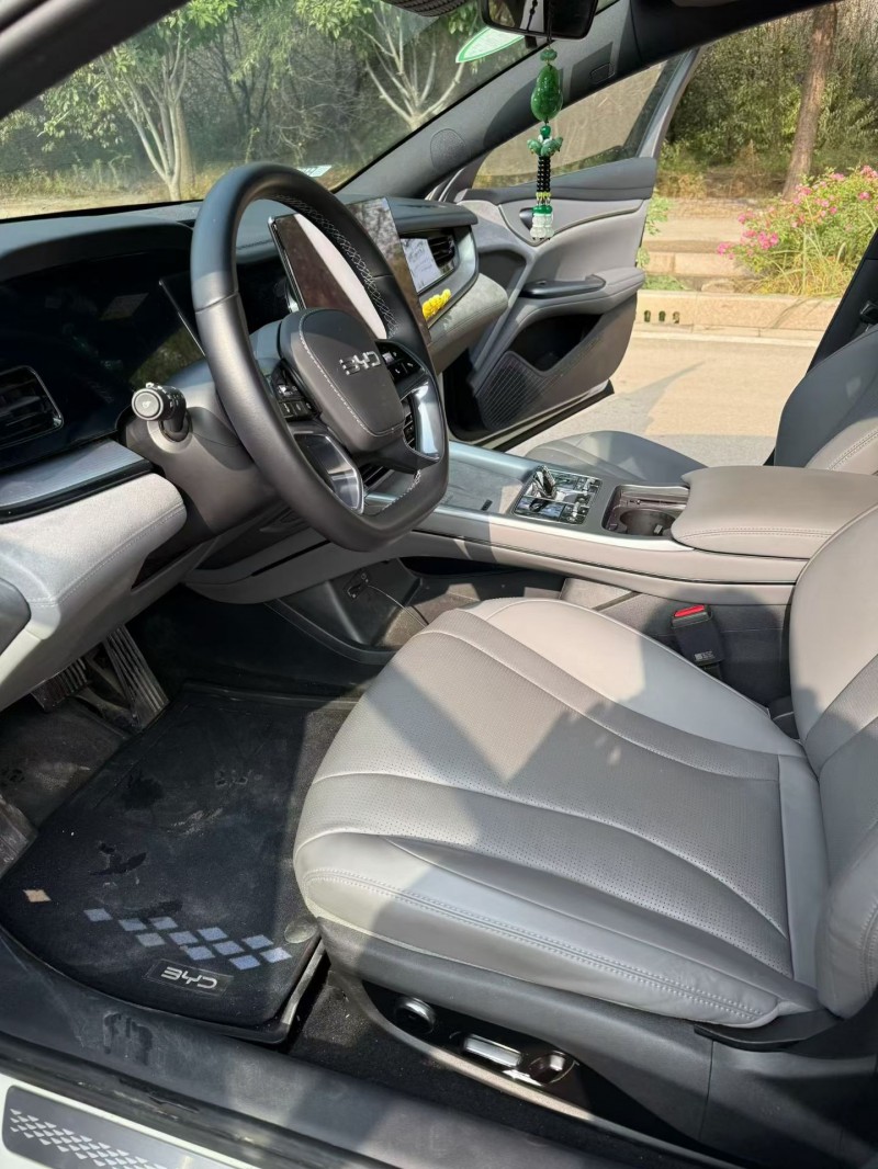 济宁24年比亚迪海豹4