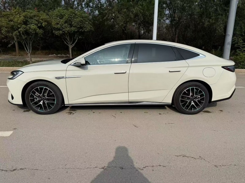 济宁24年比亚迪海豹8