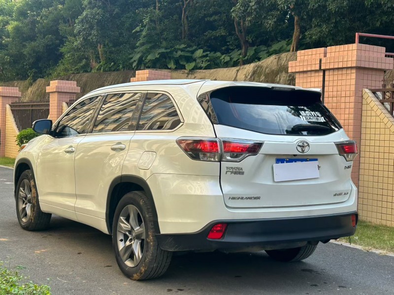 中山16年丰田汉兰达7